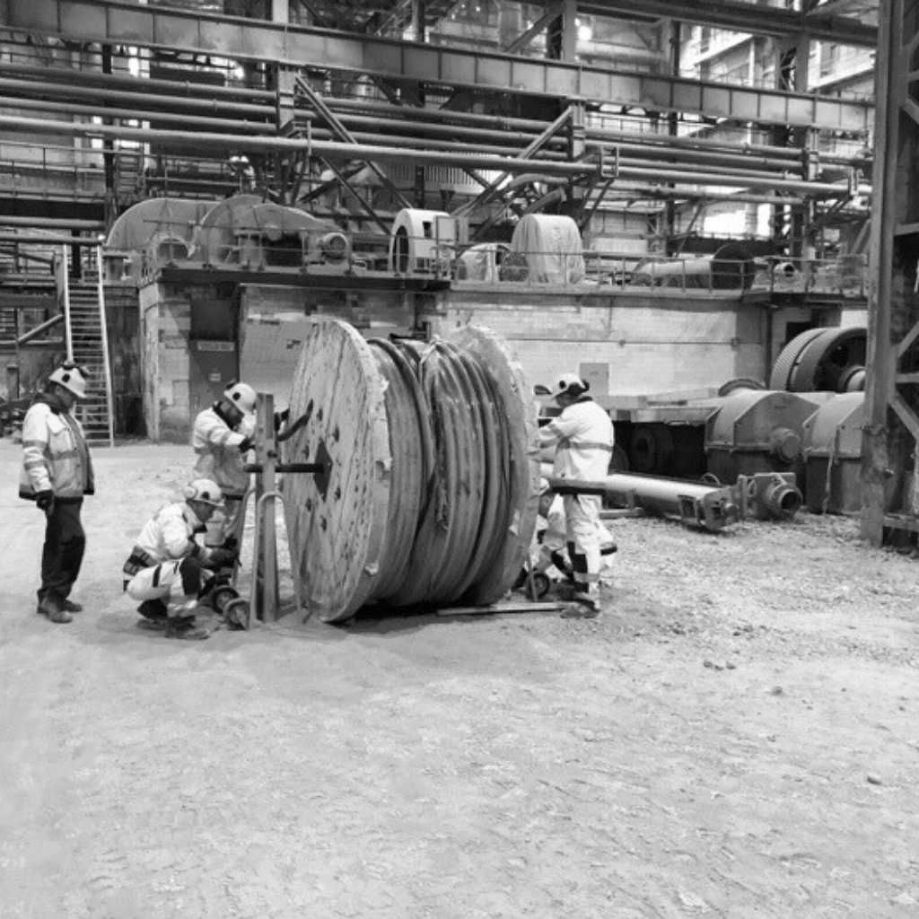 Image of Power cable installation to motors by ESpower