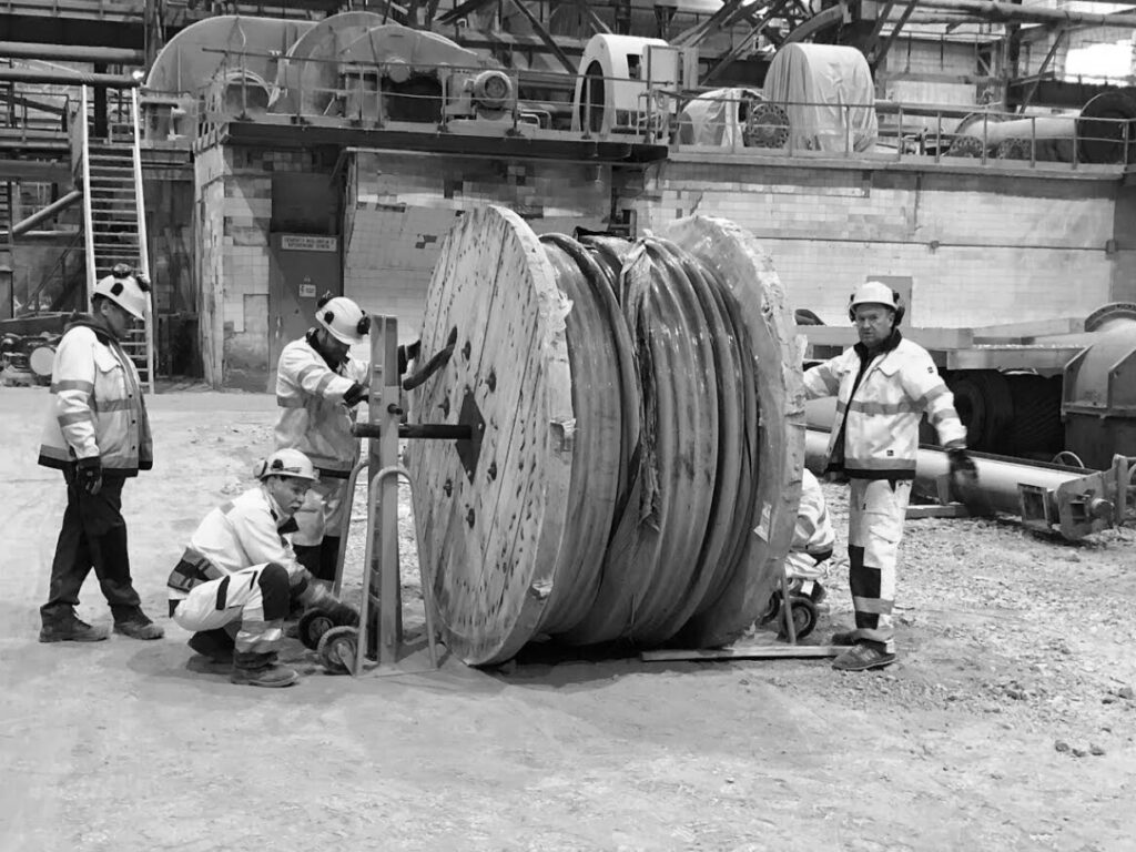 Photo of power cable installation to motors | ESpower